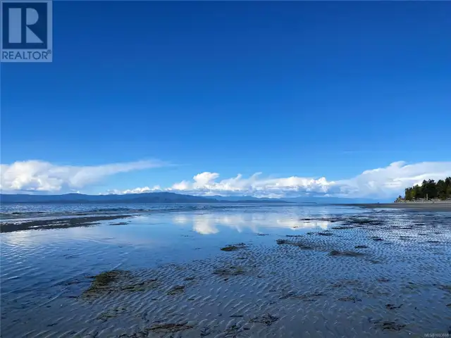 7 639 Arbutus St Qualicum Beach, British Columbia in Condos for Sale in Parksville / Qualicum Beach - Image 35