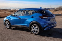 MP3 Capability,Traction Control,Auxiliary Audio Input,Floor Mats,MP3 Capability,Bluetooth Connection... (image 1)