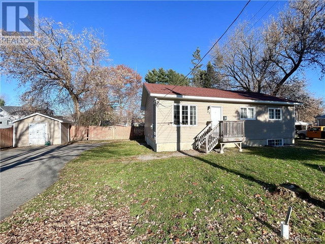 37 Davis Street Fredericton, New Brunswick | Houses for Sale | Fredericton  | Kijiji