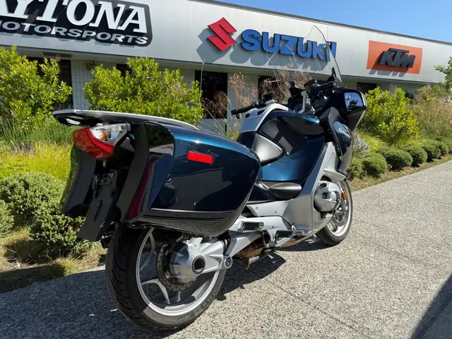 2012 BMW R1200RT Blue in Street, Cruisers & Choppers in Vancouver - Image 4