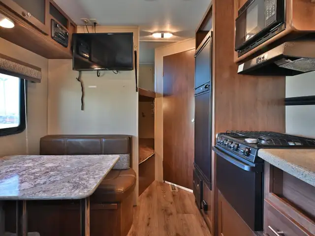 2016 Aspen Trail 2710BH in Travel Trailers & Campers in St. Albert - Image 10