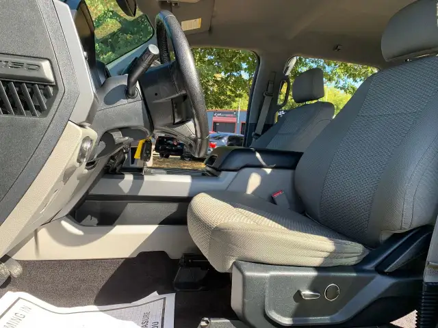 2016 FORD F-150 4X4 CREW 6.5FT LOW KMS LOADED in Cars & Trucks in Guelph - Image 15