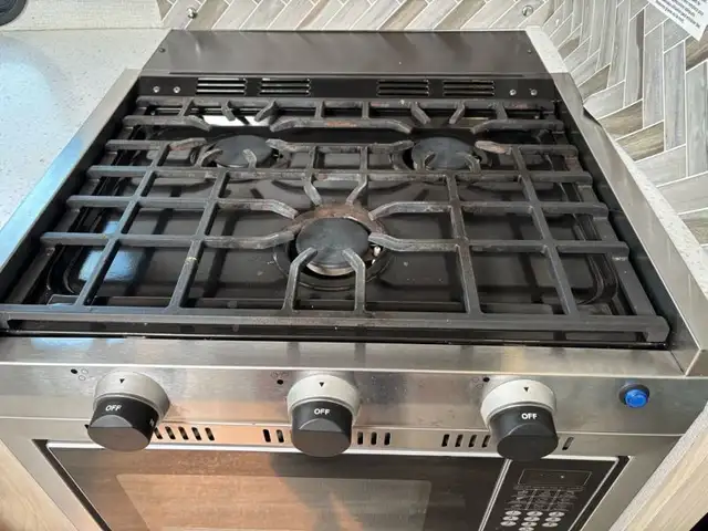 2023 Forester 2441 CD in RVs & Motorhomes in Laval / North Shore - Image 9