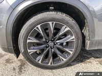Clean Carfax! Save big on fuel with this Plug-in Hybrid! Courtesy Chrysler does it again, with the b... (image 9)