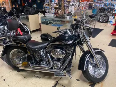 100th ANNIVERSARY EDITION FUEL INJECTED WITH MANY EXTRAS, CHROME WHEELS, S & S CAMS, POWER COMMANDER...