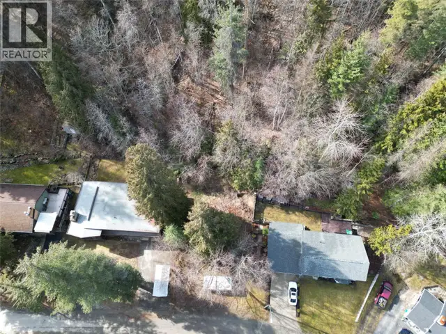 800 LYNNWOOD Crescent Castlegar, British Columbia in Land for Sale in Nelson - Image 19