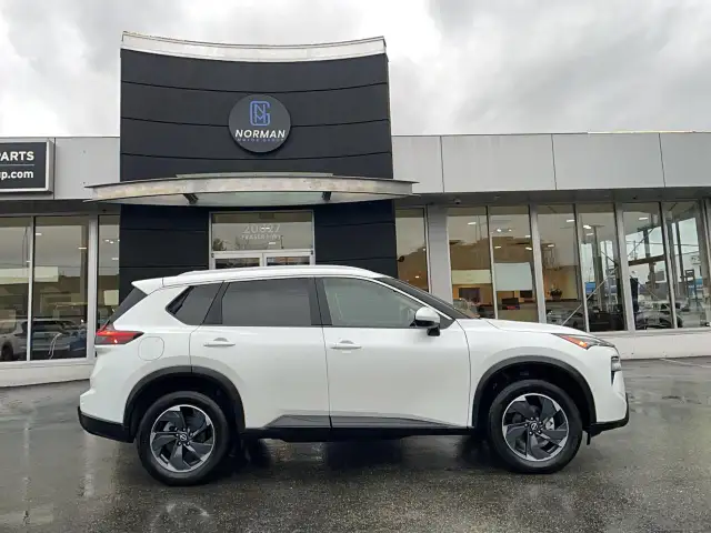 2025 Nissan Rogue AWD SV Moonroof in Cars & Trucks in Delta/Surrey/Langley - Image 9