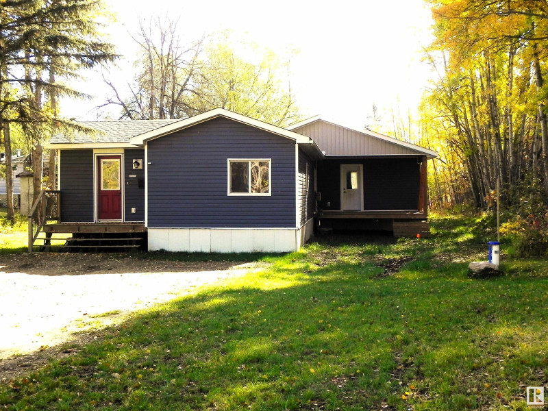 105 54500 LAC STE ANNE TR Rural Sturgeon County, Alberta Houses for