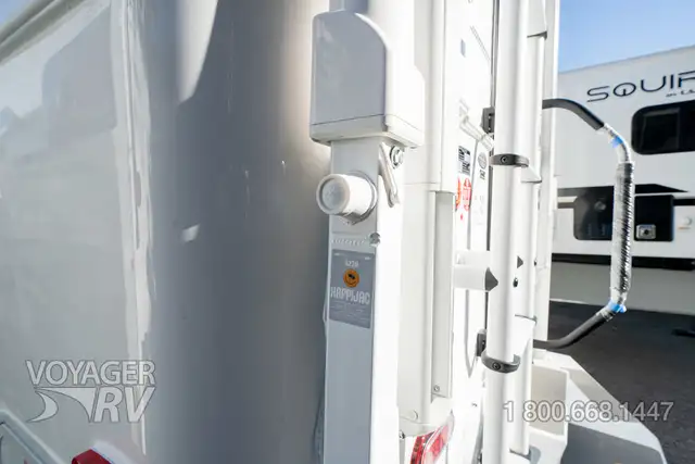 2027 Northern Lite 10.2EX Dry Bath Limited Edition in Travel Trailers & Campers in Kelowna - Image 39