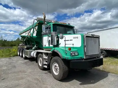 2009 Western Star Tri-Drive, Tandem Steer, Stone Slinger, 14L Detroit Diesel, 500 HP, 18 Speed, 2 -...