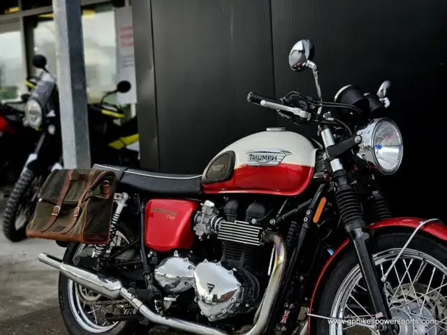 2013 Triumph Bonneville T100 in Street, Cruisers & Choppers in Oshawa / Durham Region - Image 10