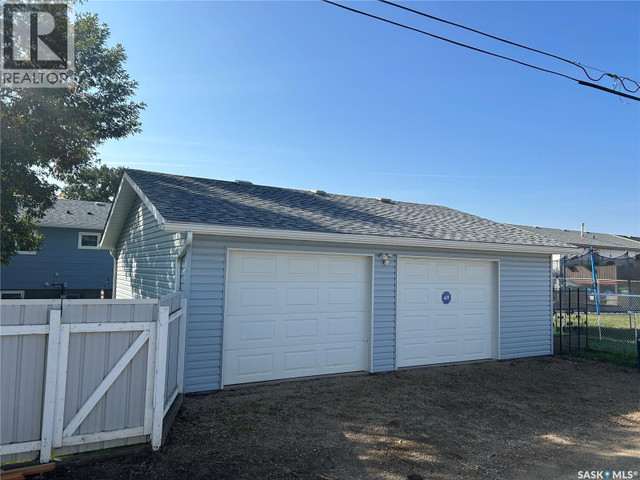 1534 Athabasca STREET W Moose Jaw, Saskatchewan in Houses for Sale in Moose Jaw - Image 2