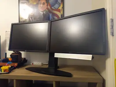 Dual display sets - warehouse deal (not cleaned up, no cables included, not assembled, tested to dis...
