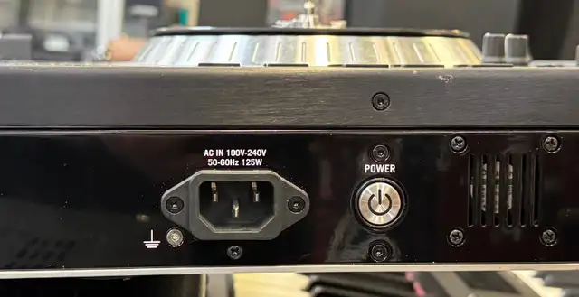 Numark NS7 - Performance Controller with Serato Itch in Performance & DJ Equipment in Oakville / Halton Region - Image 8