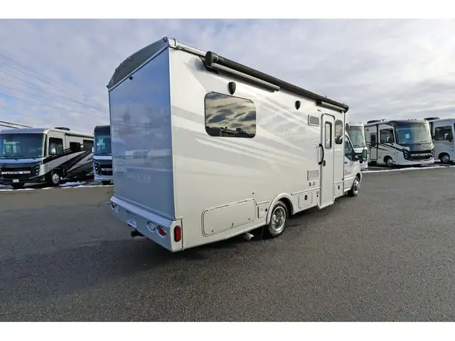 2021 Forest River Sunseeker Forester 2380 B+ DIESEL Full paint in RVs & Motorhomes in Laval / North Shore - Image 34