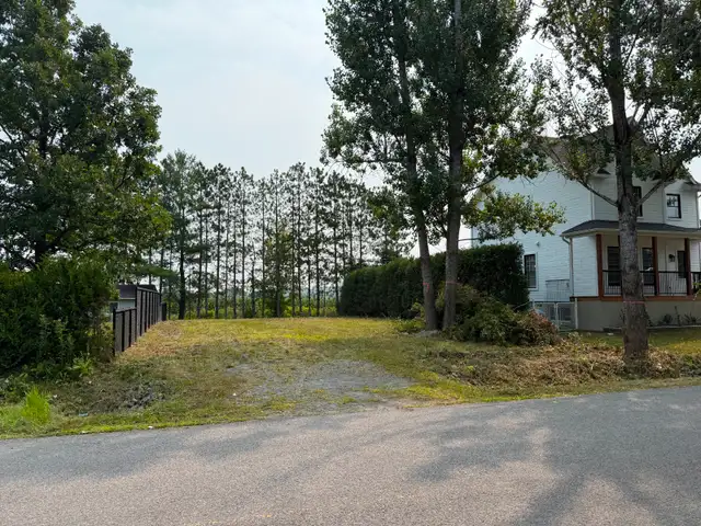 MAGNIFICENT LOT IN MASCOUCHE!!63611987652995120