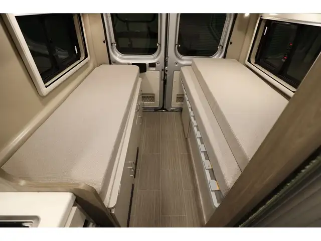 2022 Thor Motor Coach Tellaro Sequence / tellaro 20A Classe B av in Travel Trailers & Campers in Laval / North Shore - Image 15