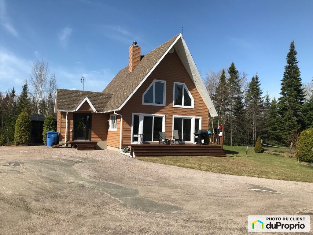 $734,000 - 1 1/2 Storey for sale in St-Prime — photo 1