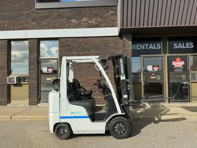 2019 Nissan (Unicarrier) Forklift 5000 lbs 3 stage 2273 hours  in Heavy Equipment in Mississauga / Peel Region - Image 2