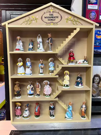 Franklin Mint's Collectible Woodmouse Family 22 porcelain, hand painted figurines To see this item i...