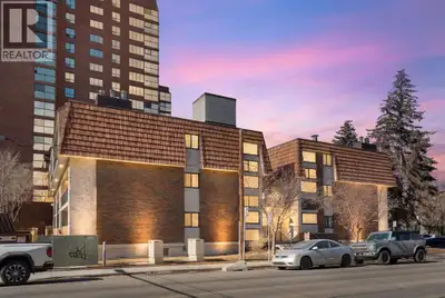 Top Floor Corner Unit | Heart of Mission | Steps to Elbow RiverExperience the pinnacle of urban livi...