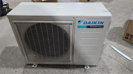 Daikin 9,000 BTU 17 SEER Outdoor Condensing Unit in Heating, Cooling & Air in City of Toronto - Image 2