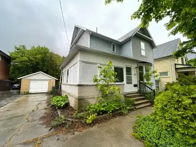 Single Detached Charmer in Waterloo!