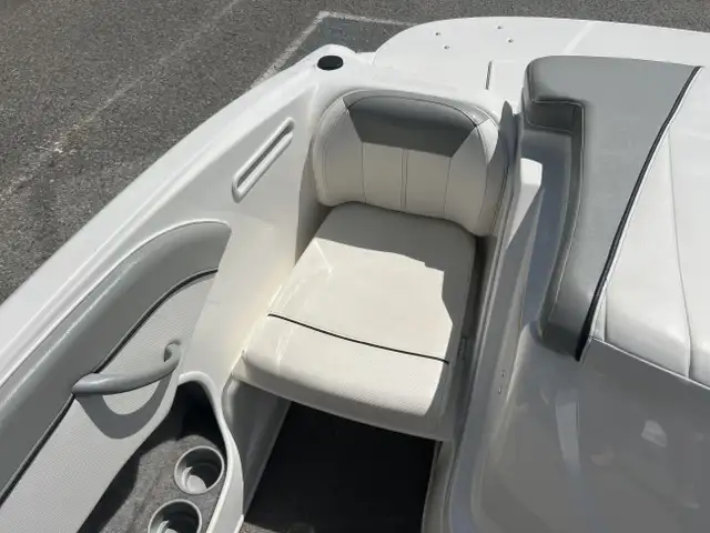 2012 Bayliner 185 in Powerboats & Motorboats in Saskatoon - Image 12