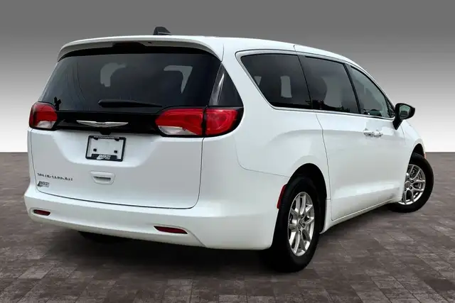 2024 Chrysler Grand Caravan SXT in Cars & Trucks in Edmonton - Image 13
