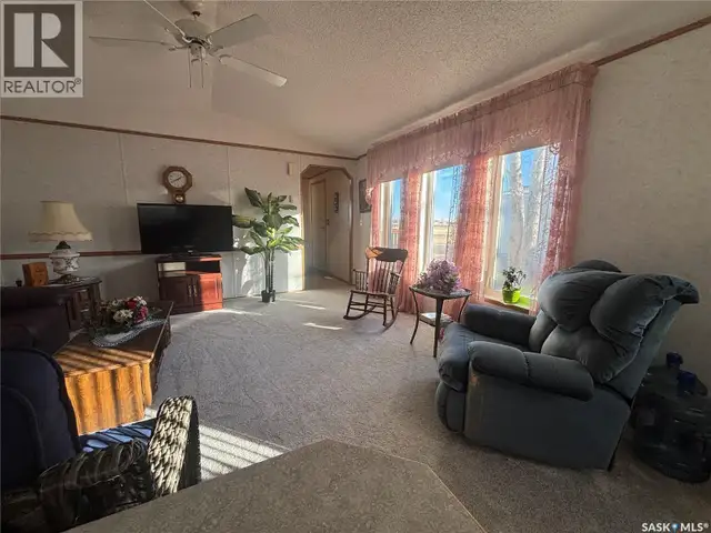 33 Cypress Mobile Home PARK Maple Creek, Saskatchewan in Houses for Sale in Swift Current - Image 14