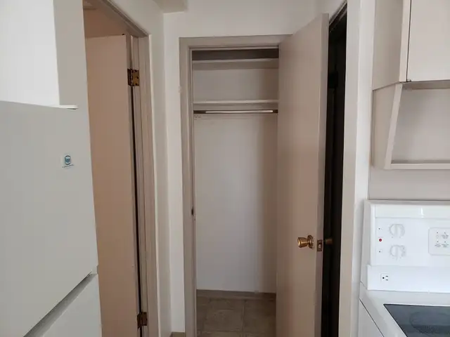 Bachelor Unit - Available October 1st63672036823683122