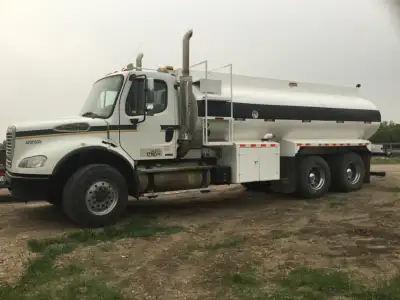 I have a 2006 freightliner M2 tandem water truck,4000gal tank, c13 cat 247000klm,13spd, lock ups , l...