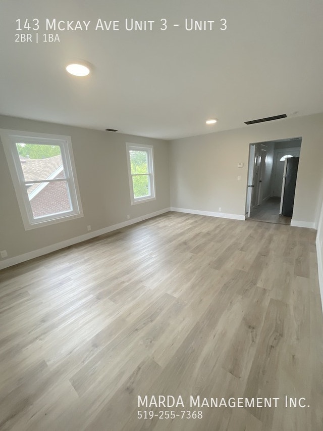 RENOVATED 2 BED / 1 BATH UPPER UNIT IN WINDSOR Long Term Rentals