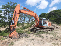 Hitachi EX220LC-3 hydraulic excavator ( Parting out )