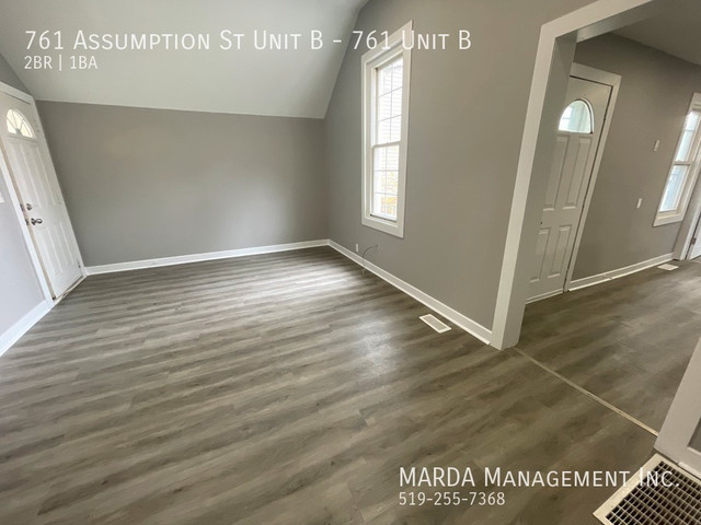 NEWLY RENOVATED 2 BED / 1 BATH UNIT ON ASSUMPTION! in Long Term Rentals in Windsor Region - Image 2