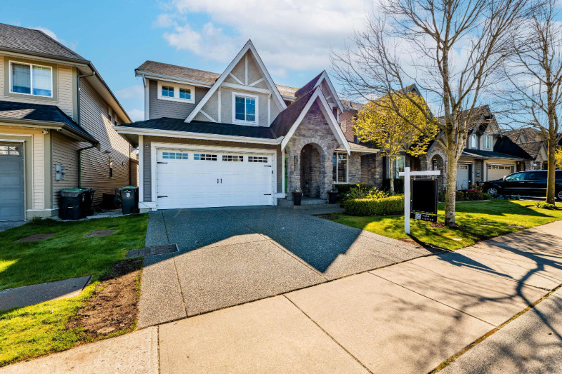 Immaculate 6 Bedroom Executive Home in Yorkson South in Houses for Sale in Delta/Surrey/Langley
