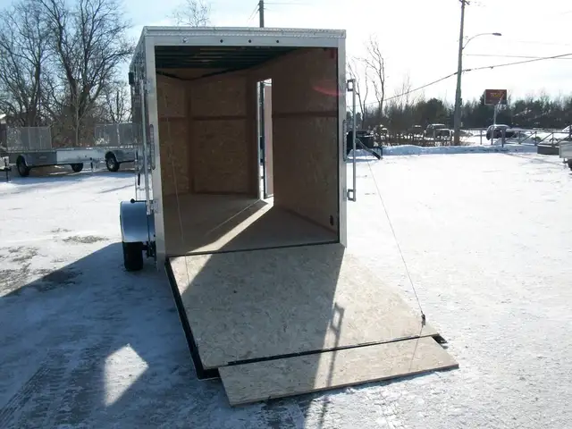 2025 Weberlane 6' X 12' 1 ESSIEUX RAMPE V-NOSE VTT MOTO TRACTEUR in Cargo & Utility Trailers in Laval / North Shore - Image 11