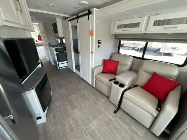 2022 Coachmen RV Mirada 35ESF in RVs & Motorhomes in Red Deer - Image 22