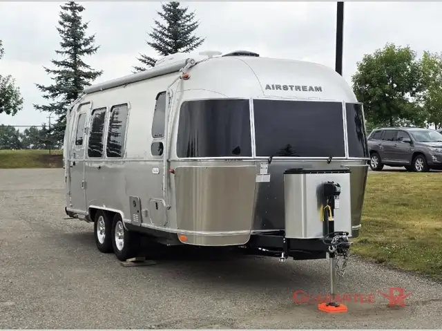 2022 Airstream Flying Cloud 23FB in Travel Trailers & Campers in Calgary - Image 2
