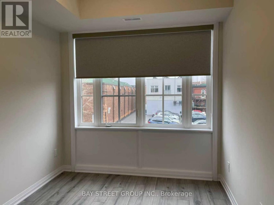 205 - 12 BLANSHARD STREET Hamilton (Kirkendall), Ontario 4