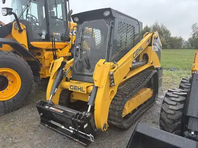2015 GEHL RT250 COMPACT TRACK LOADER STOCK #A112493 74.3 GROSS ENGINE HP CAB WITH HEAT AND AIR CONDI...