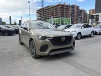 Le Mazda CX-70 Premium 2025 est un VUS intermédiaire haut de gamme qui se démarque par son design él... (image 2)