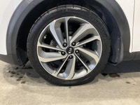 Le Kia Niro 2017 SX TOURING CUIR TOIT MAGS CAMERA RECUL CRUISE offert chez AutoStudio 72 à Mirabel e... (image 1)