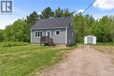 (OPEN HOUSE 11-12PM SUNDAY JUNE 14) Welcome to 128 Chemin Trois-Ruisseau in the charming coastal com...