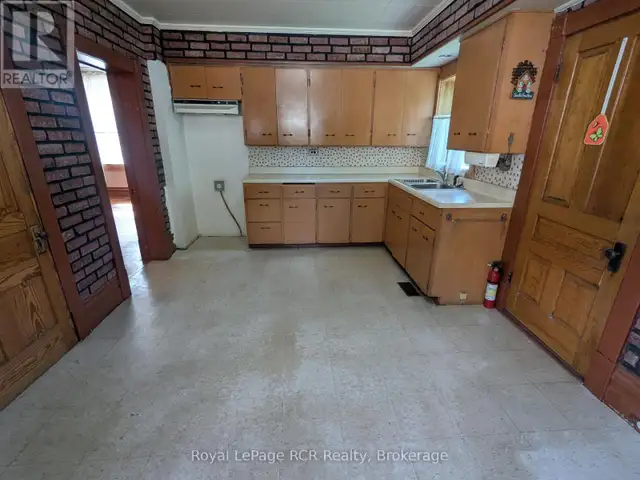 616 9TH AVENUE Hanover, Ontario in Houses for Sale in Owen Sound - Image 14