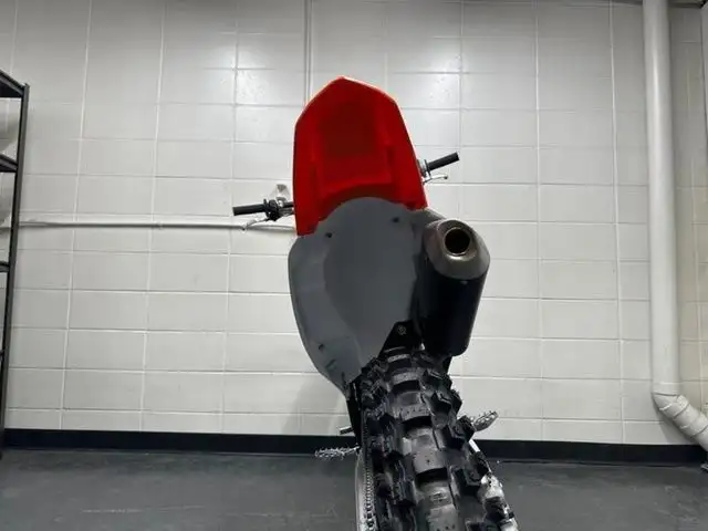 2024 KTM 250 SX-F in Dirt Bikes & Motocross in Calgary - Image 18