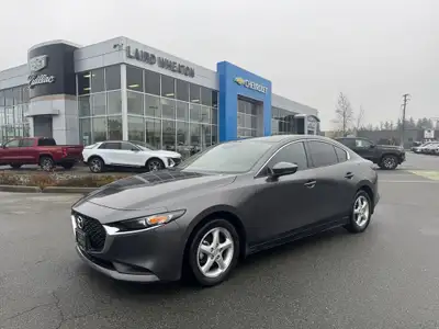 This Mazda3 GX pairs a responsive 2.0L four cylinder engine with an automatic transmission for an en...