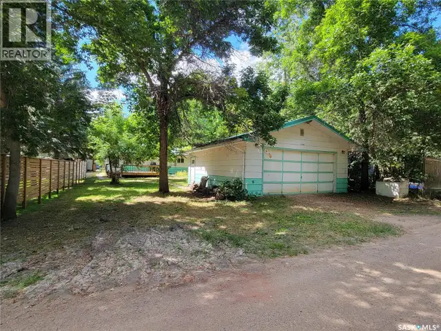 27 Elm STREET Katepwa Beach, Saskatchewan in Houses for Sale in Regina - Image 9