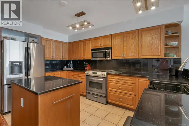 2 553 Island Hwy Campbell River, British Columbia in Condos for Sale in Campbell River - Image 8