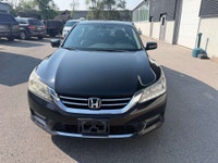 All vehicles come with a full vehicle History Report, ask to see it! 2015 Honda Accord touring featu... (image 5)